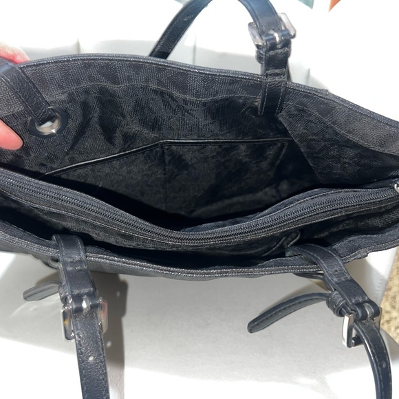 Large Michael Kors Tote - Picture 10 of 10